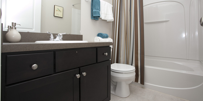 Bentley III Townhome Guest Bathroom | The Mill at Georgetown Apartments in Kentucky