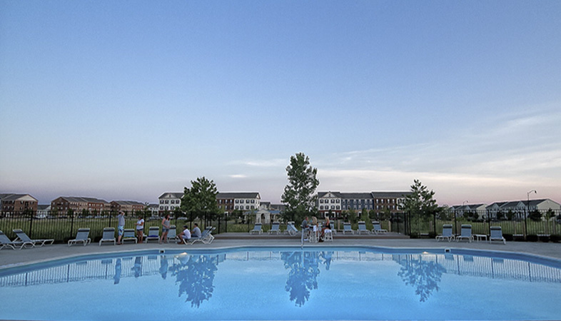 GoodLife_NewAlbanyPark Pool_Apartments in New Albany, OH